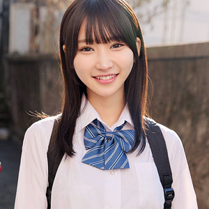 【依本しおり】キツネ顔の美乳JKを即ハメ！ 潮吹き中出しエッチ【GIF】