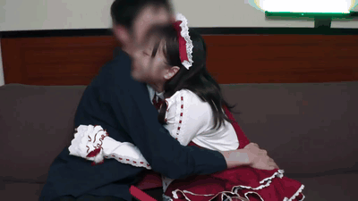 【和栗ゆゆ】都内ホテルで彼氏に夢中！美乳スレンダーな彼女と濃厚イチャラブ映像【GIF】