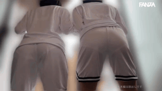 【虹村ゆみ】雨の日に乱れまくる女バス仲良し2人組の過激4P中出しセックス【GIF】