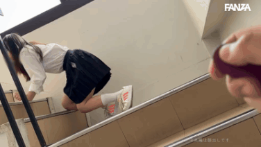【松井日奈子】校内トイレでの禁断ハメ撮り！羞恥露出と潮吹き絶頂連発【GIF】