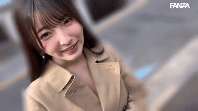 【彩月七緒】忠犬マゾ犬なおが駐車場でお漏らし露出散歩【GIF】