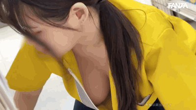 【丸最レア】客ゼロコンビニで超かわいい美女店員の誘惑！脱ぎたて下着で生ハメ中出し【GIF】