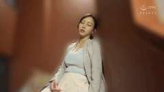 【芦名ほのか】疲れた彼女を公園で見つめる男の執着と秘密の密着【GIF】