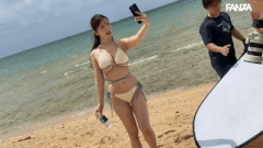 【彩月七緒】南国ビーチで爆乳水着ポーズ!晴れ女ナオの魅惑的な中出し撮影風景【GIF】